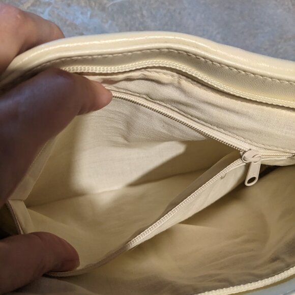 Vintage Cream Leather Purse - Picture 4 of 7
